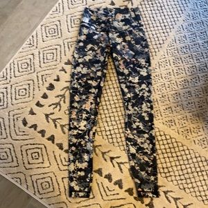 NWOT -Lululemon Sz 4 floral leggings